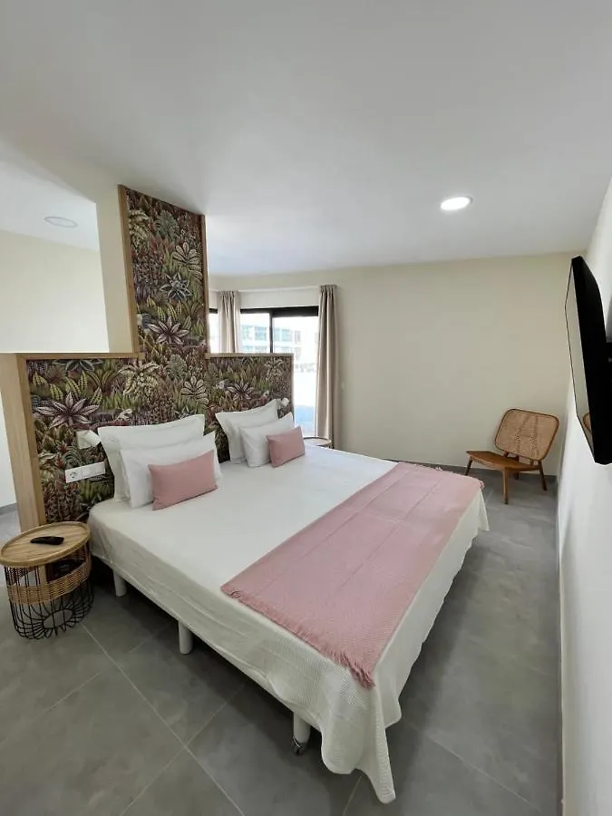 Arena Coral - Main Street - 50M Beach Corralejo
